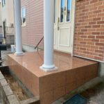 賀県野洲市にて玄関ポーチ・階段タイル貼り＆手すり取付工事 施工後