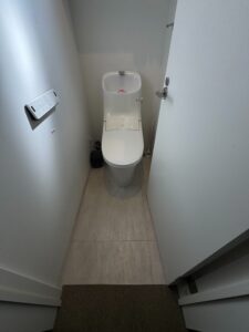 滋賀県野洲市にて歯科医院のトイレ交換・収納リフォーム 施工前