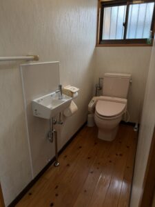 野洲市にて手洗い器交換工事〈手洗い蛇口の水漏れのお悩み〉 施工後